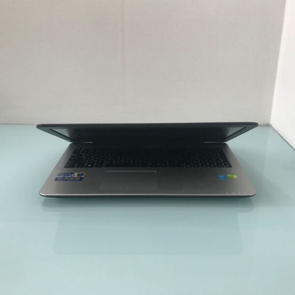 ASUS X555UJ