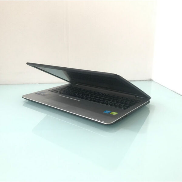 ASUS X555UJ