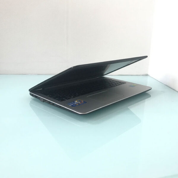 ASUS X555UJ
