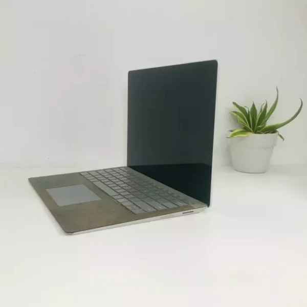 Microsoft Surface Laptop