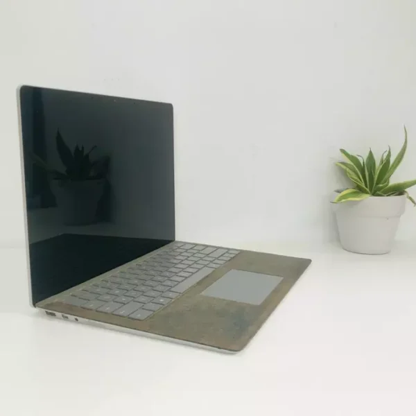 Microsoft Surface Laptop