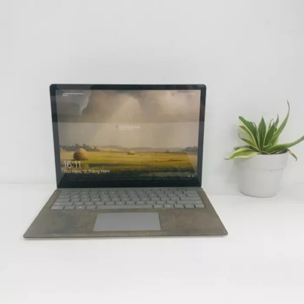 Microsoft Surface Laptop
